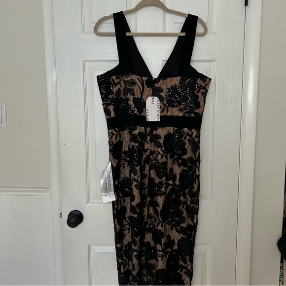 Dress the Population Aspen Floral Lace Midi Dress - Picture 10 of 14